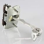 Ограничитель открытия передней двери    