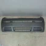 Передний бампер Опель Виваро